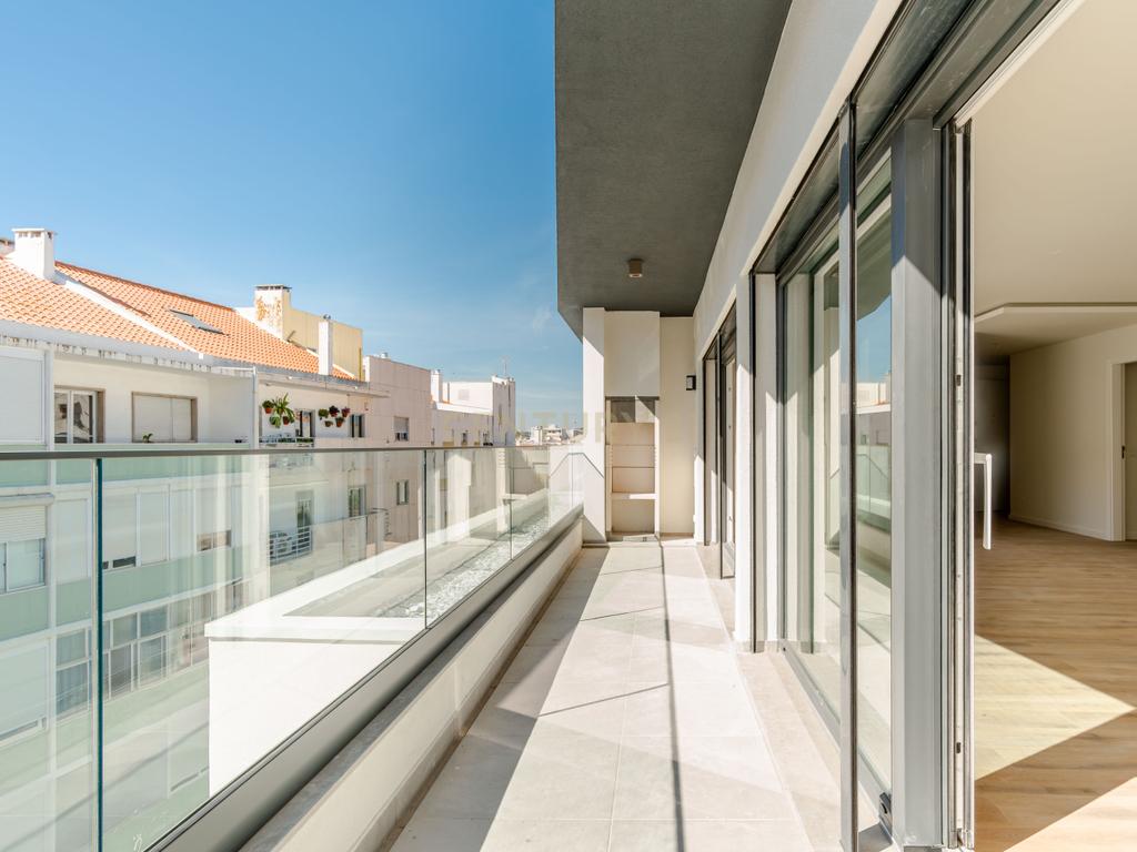 Exclusiva Penthouse T4 inserida num Empreendimento em Almada - Image 2
