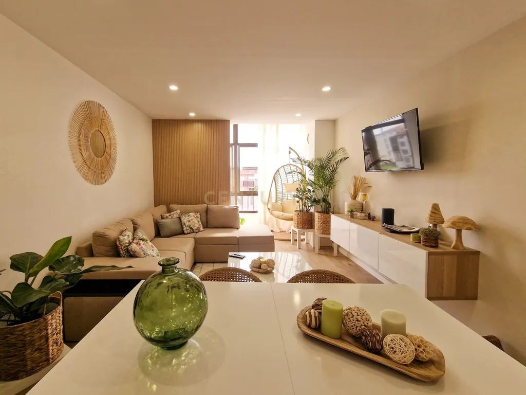 Excelente apartamento de 4 assoalhadas RENOVADO recentemente, com amplitude de todas as suas divisões - 113m2. - Image 5
