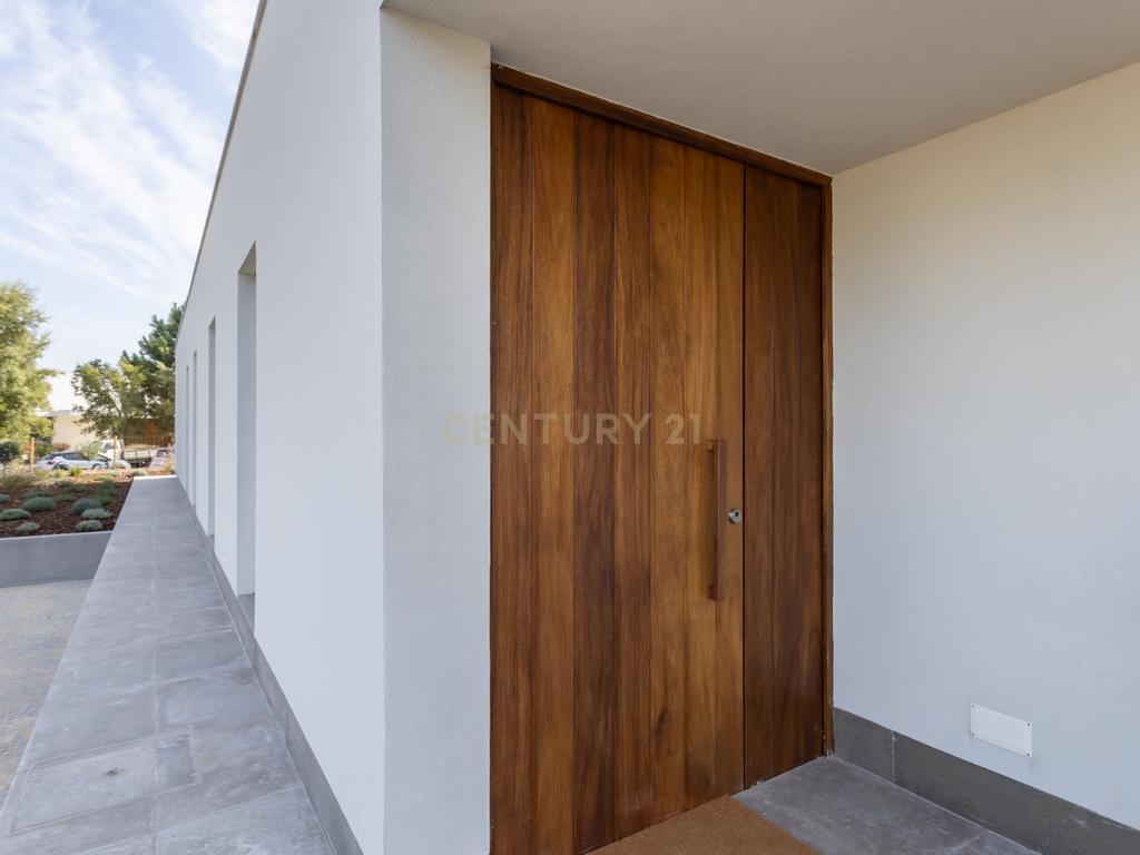 Moradia de luxo inserida no condomínio da Quinta do Perú - Image 13