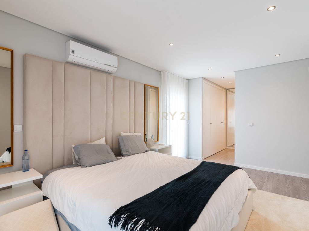 Luxuoso Apartamento T3 em Odivelas com Vista Panorâmica - Image 25