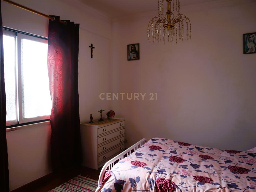 Moradia com Terreno para Venda – Carregueira (Chamusca) , Terreno: 2.120 m² | Moradia com potencial | Árvores de fruto | Água de poço - Image 11