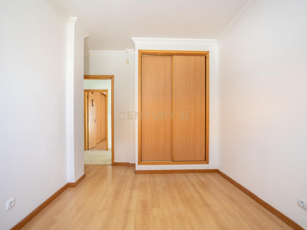  Moradia T3 em Amora - Seixal com Terraço e Garagem  - Image 31