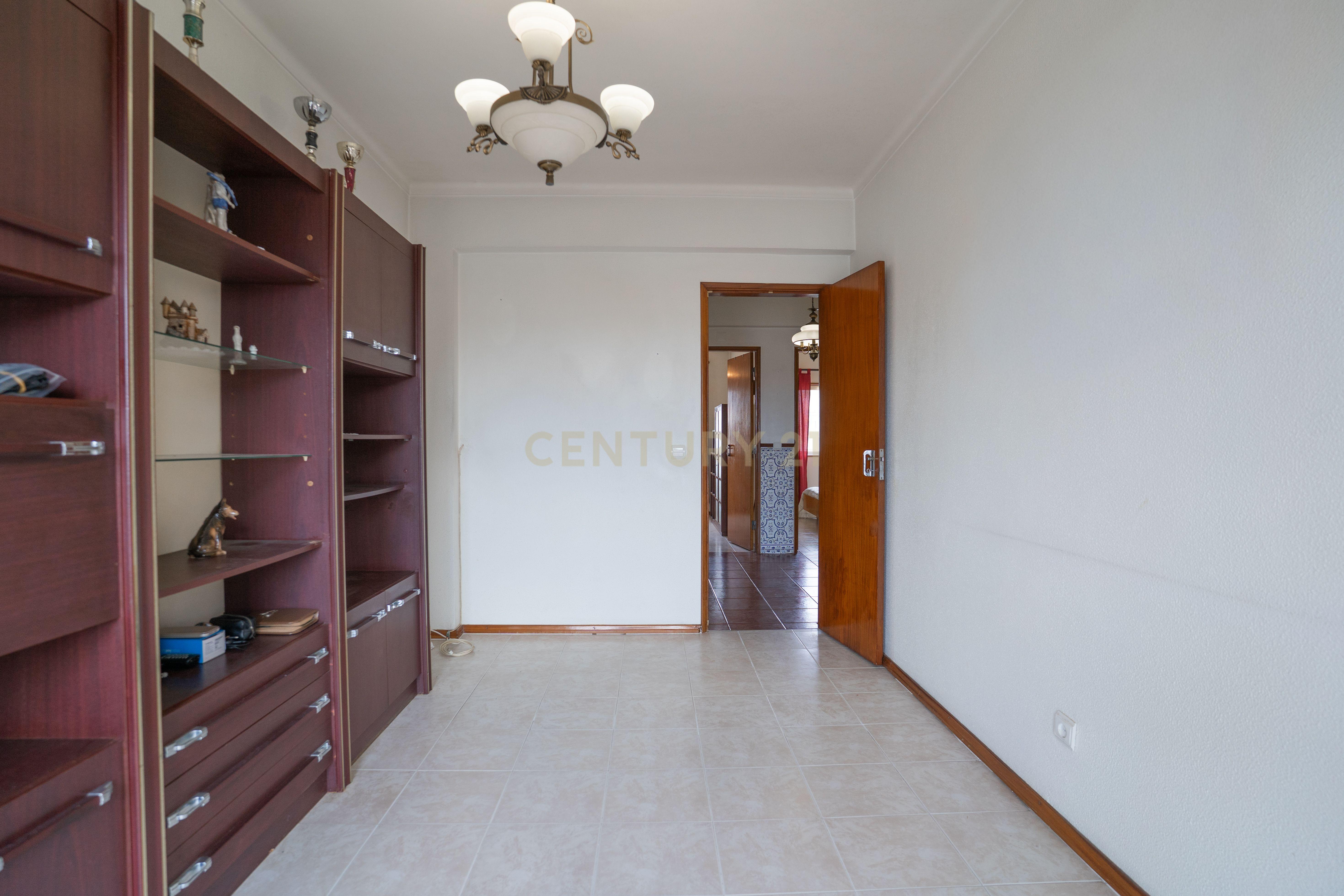 Fotografia 4 de Apartamento T4 localizado no Bairro dos Arneiros, em Caldas da Rainha