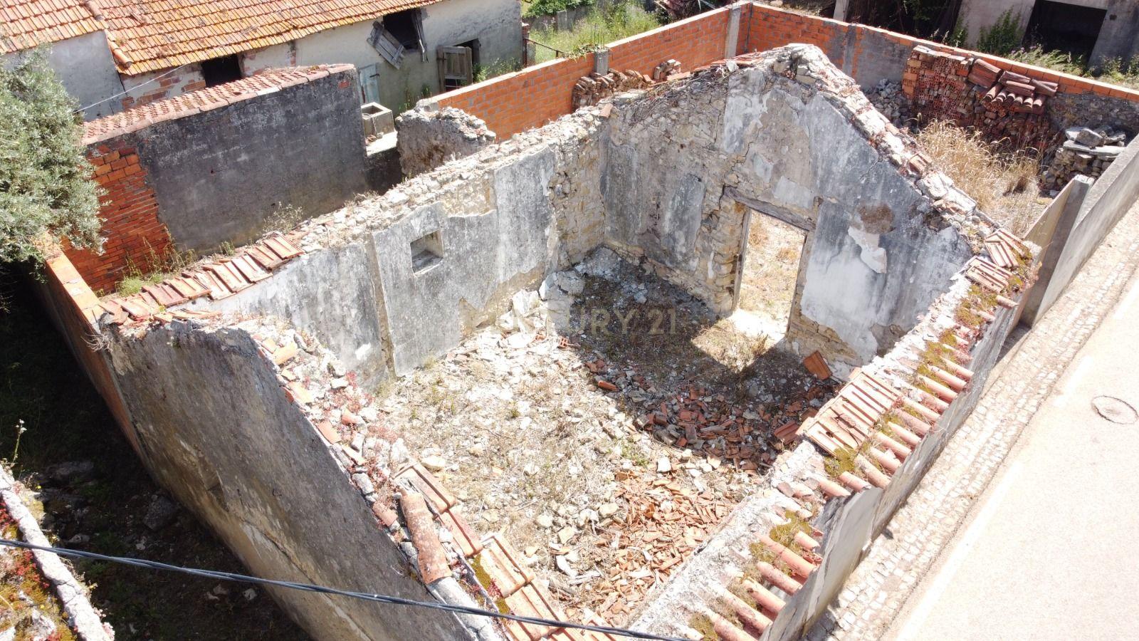 Fotografia 7 de Ruina com Potencial em Coz, Alcobaça - 150m²