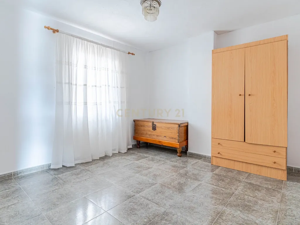 EXCLUSIVA CASA TRADICIONAL CON VISTAS ÚNICAS EN MONTEFRÍO - Image 32