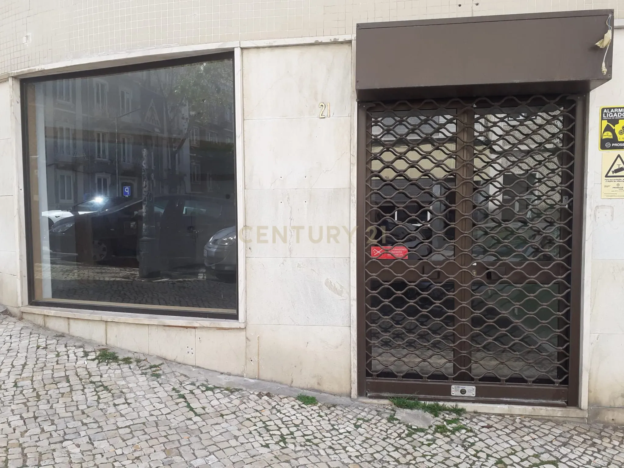 Loja para Arrendamento - Image 9