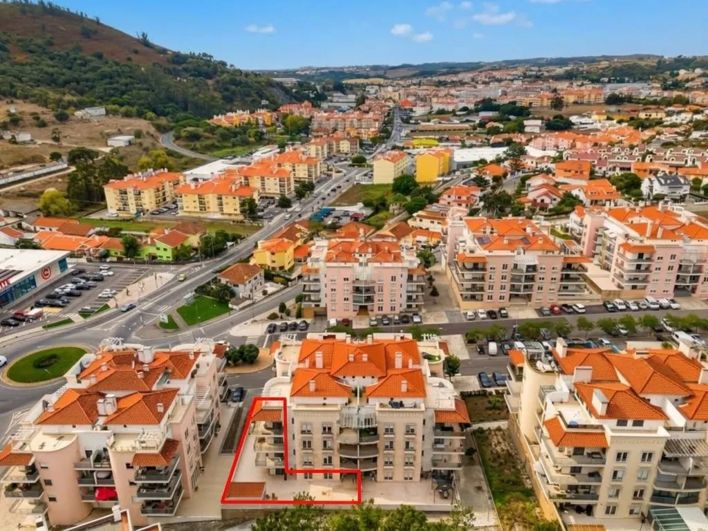 Apartamento T3 com terraço privativo, churrasqueira, zona de refeição e forno a lenha — Venda do Valador, Venda do Pinheiro - Image 48