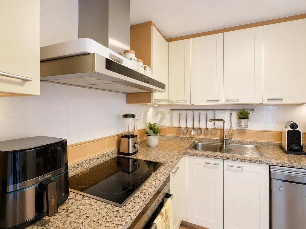 Apartamento em Primeira Linha de Praia com Vistas Frontais para o Mar – 3 Quartos, Garagem e Arrecadação - Image 24