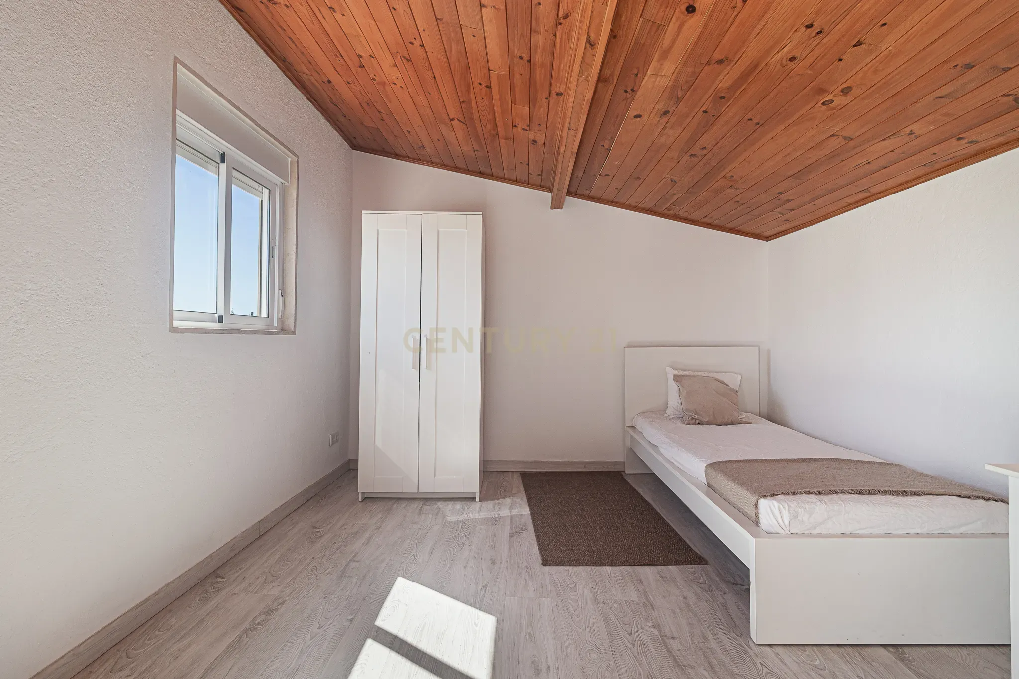Fotografia 11 de MORADIA T2+2 - EXCLUSIVA NA CHARNECA DE CAPARICA – OPORTUNIDADE IMPERDÍVEL! 🌊🏡