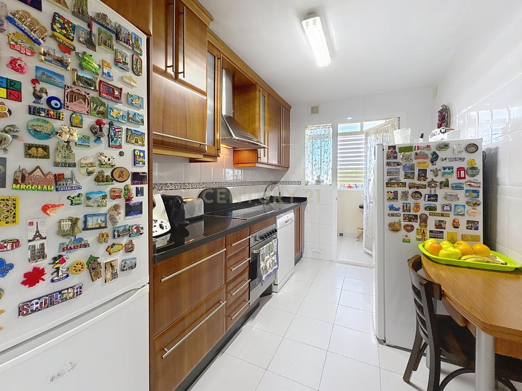 Apartamento com Vista Mar em Benalmádena, Málaga - Image 16
