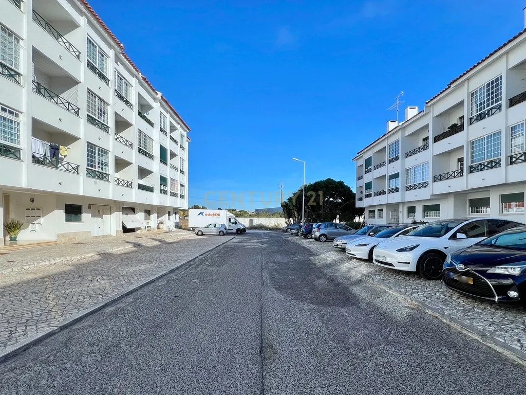 Apartamento Alcabideche com Garagem Box - Image 1