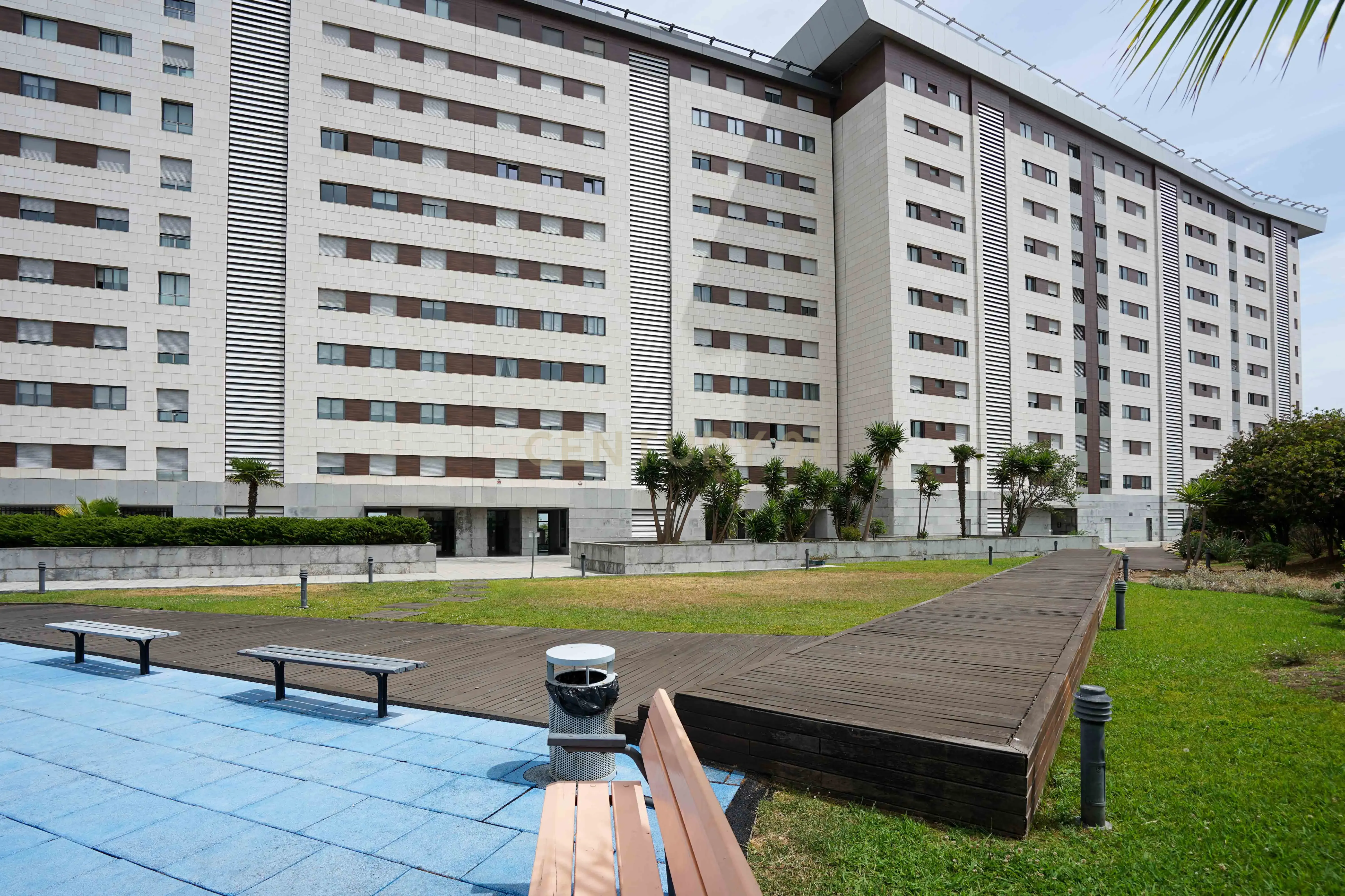 Apartamento T1 com Vista Panorâmica sobre o Rio Tejo – Parque das Nações, Lisboa - Image 1