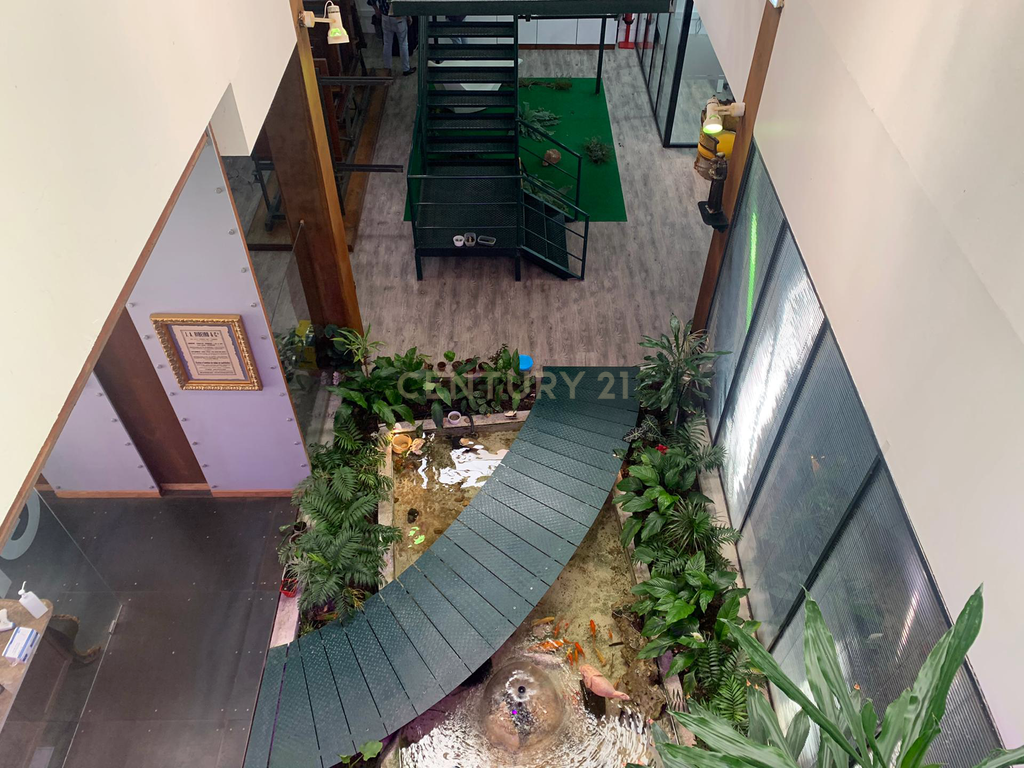 Armazém com 620 m2 situado no coração do Beato - Image 2