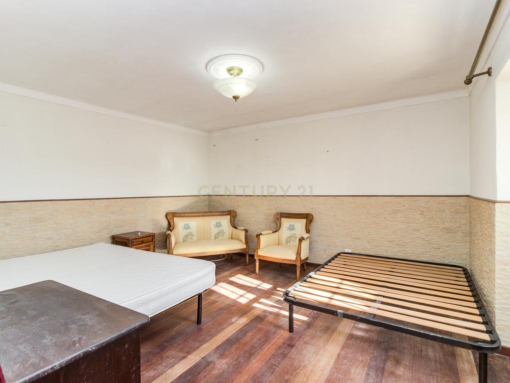 Moradia Isolada T3 com 2480m2 de terreno, poço e com anexos - Image 19