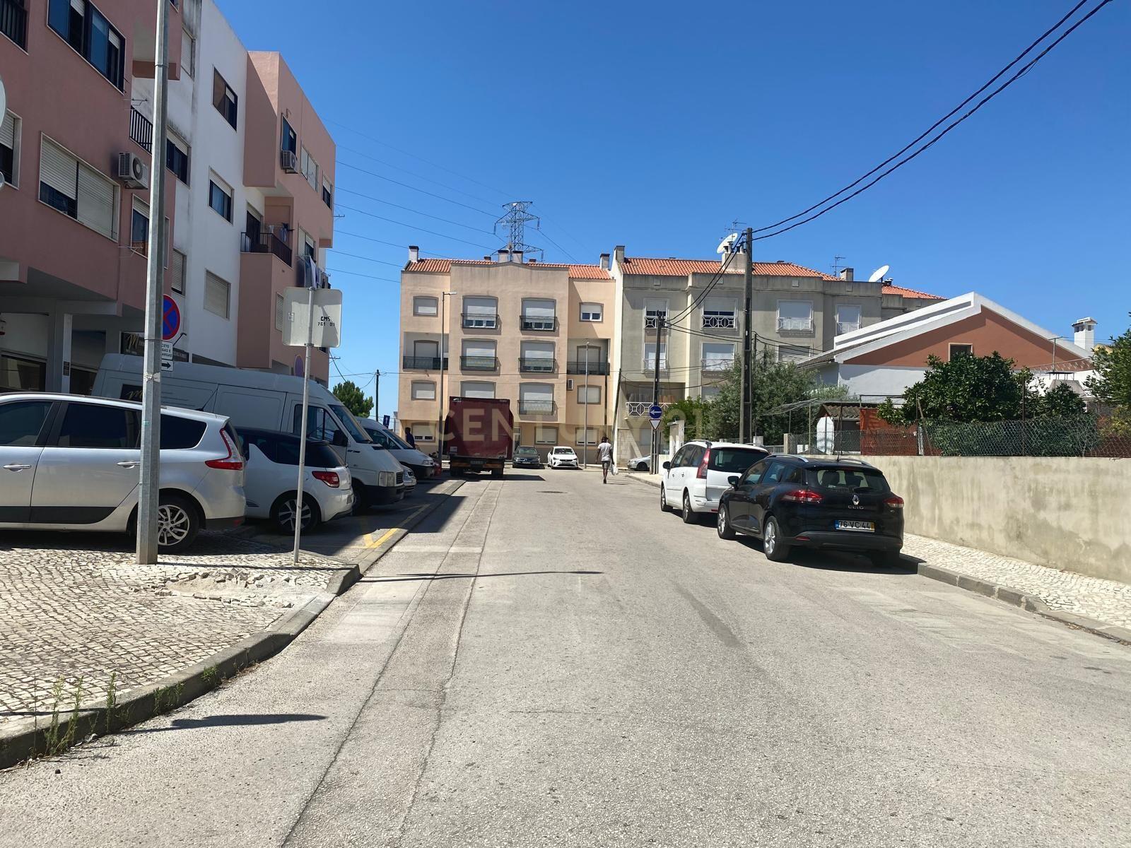 Terreno Urbano para construção de um prédio à Venda na Quinta do Conde I, Sesimbra - Image 18
