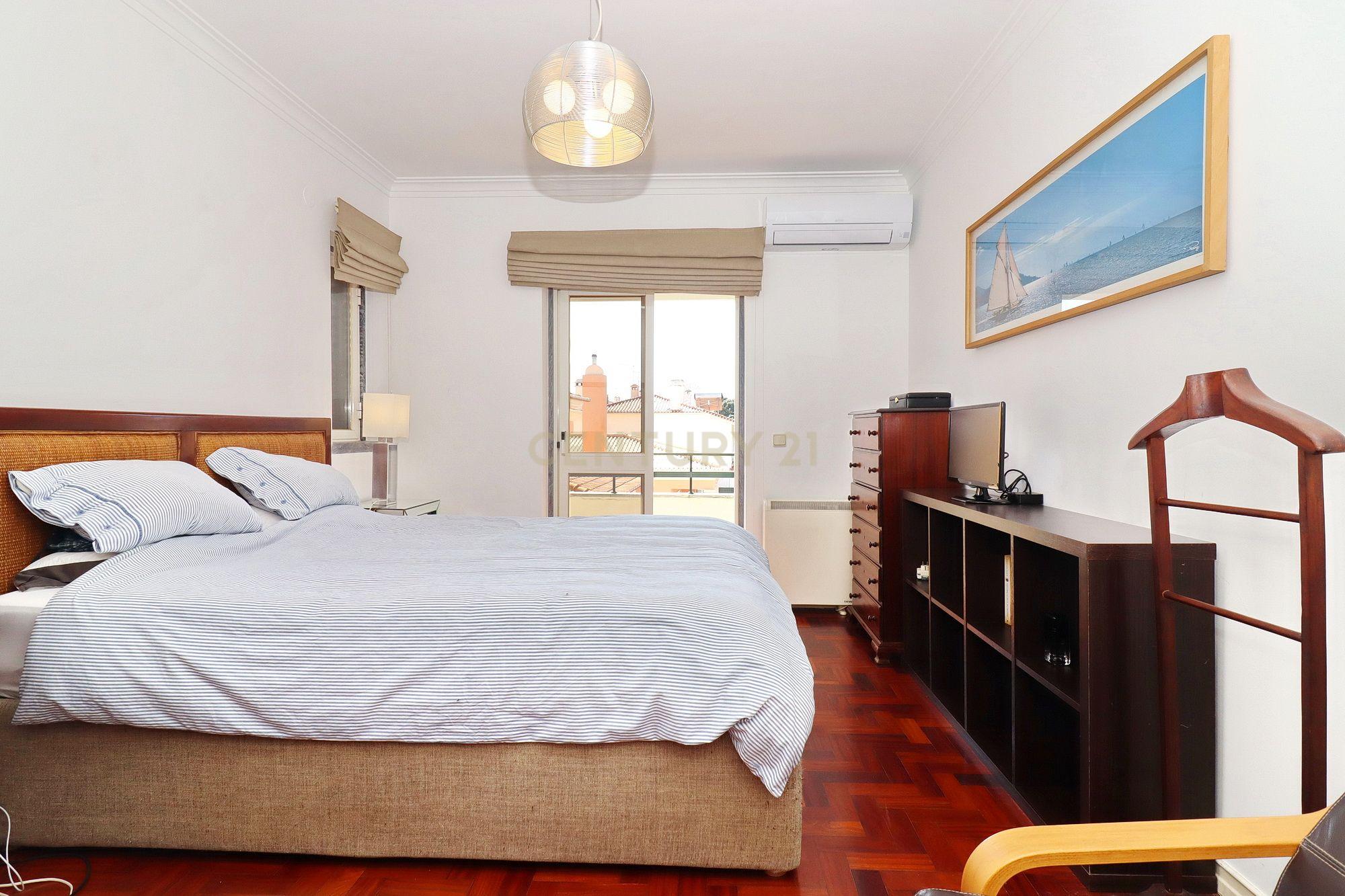 Moradia de Charme em zona residencial Prime, em Santo Amaro de Oeiras - Image 22