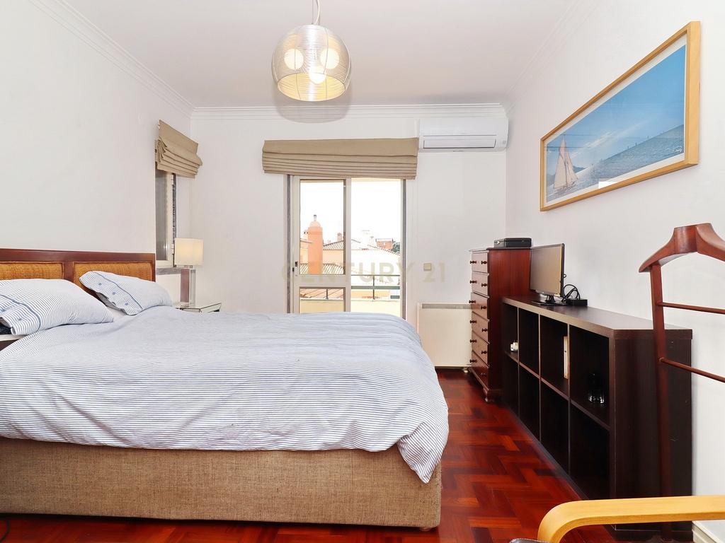 Moradia de Charme em zona residencial Prime, em Santo Amaro de Oeiras - Image 22