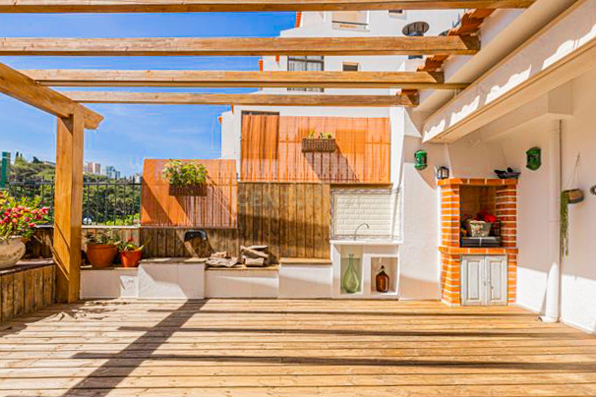 Apartamento T3+1 duplex com terraço no coração de Cascais - Image 4