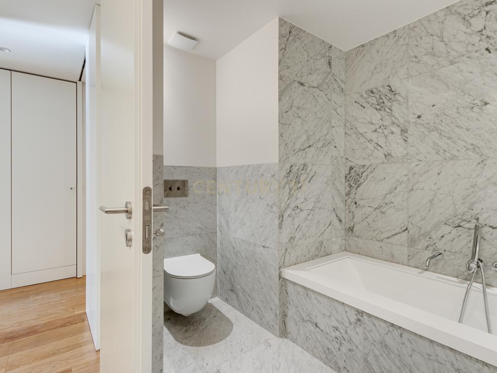 Apartamento T2+1 inserido no emblemático Edifício "Alegria 25". - Image 20