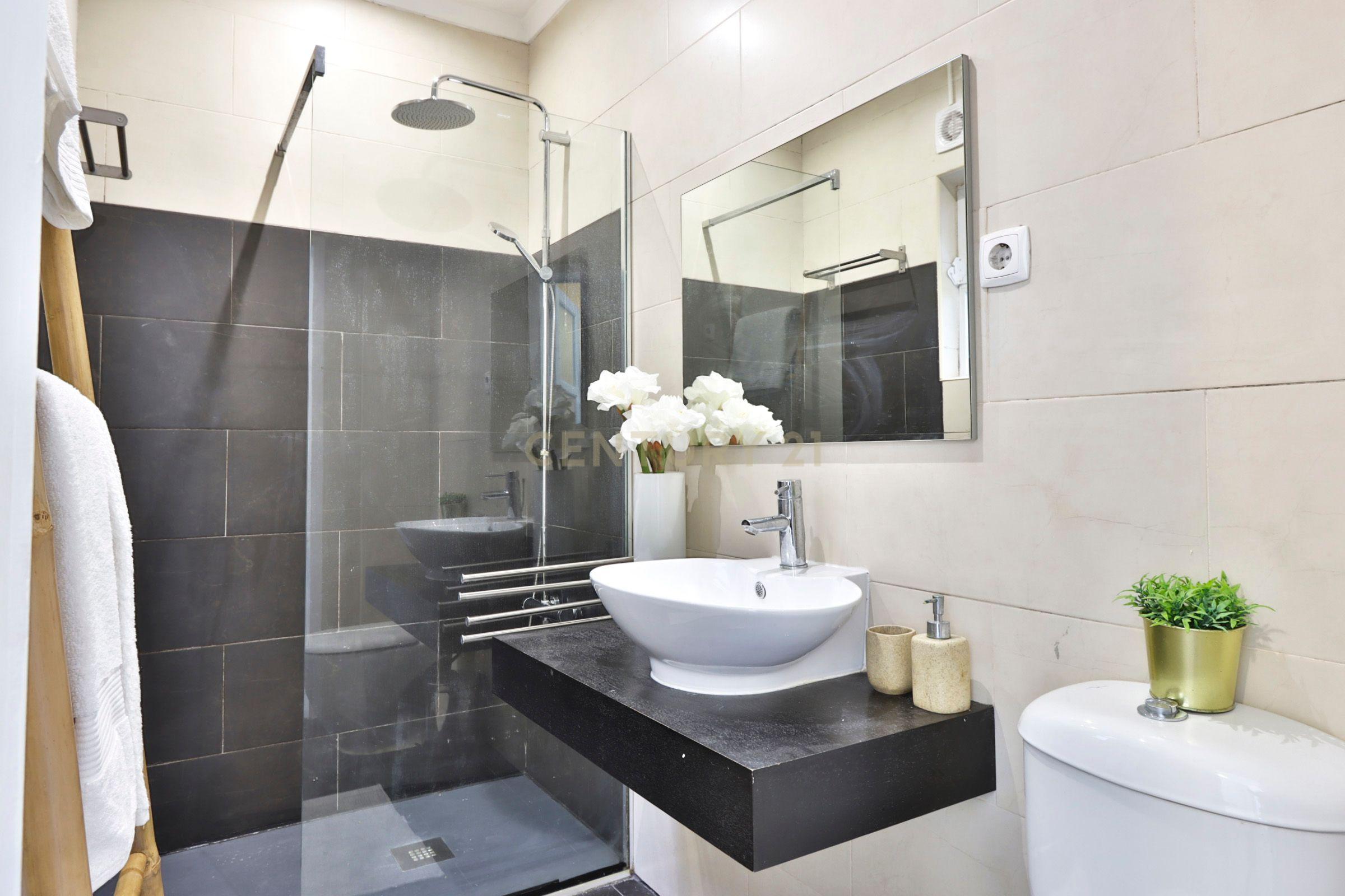 Apartamento T2 em Arroios com pequeno Terraço - Image 19