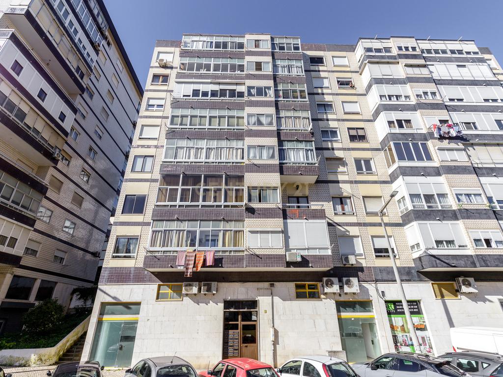 Loja para investimento em Odivelas - Image 7