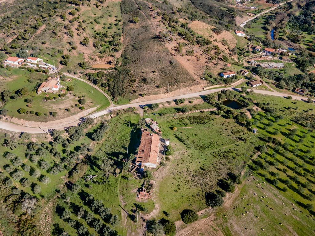 Quinta com moradia para reabilitação, na zona de Messines - Image 24