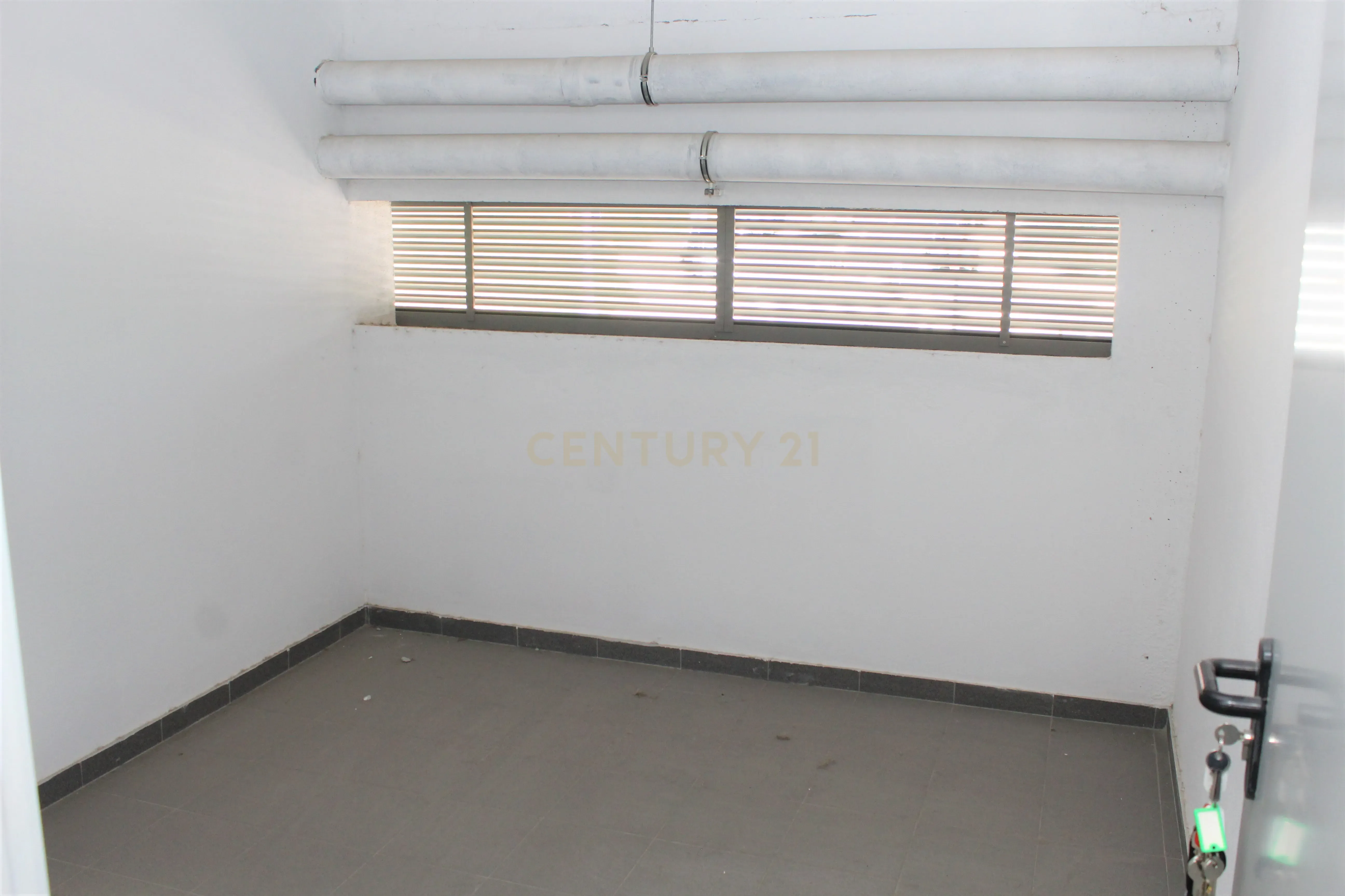Apartamento T2 Moderno junto ao SPACIO Shopping Olivais - Image 29