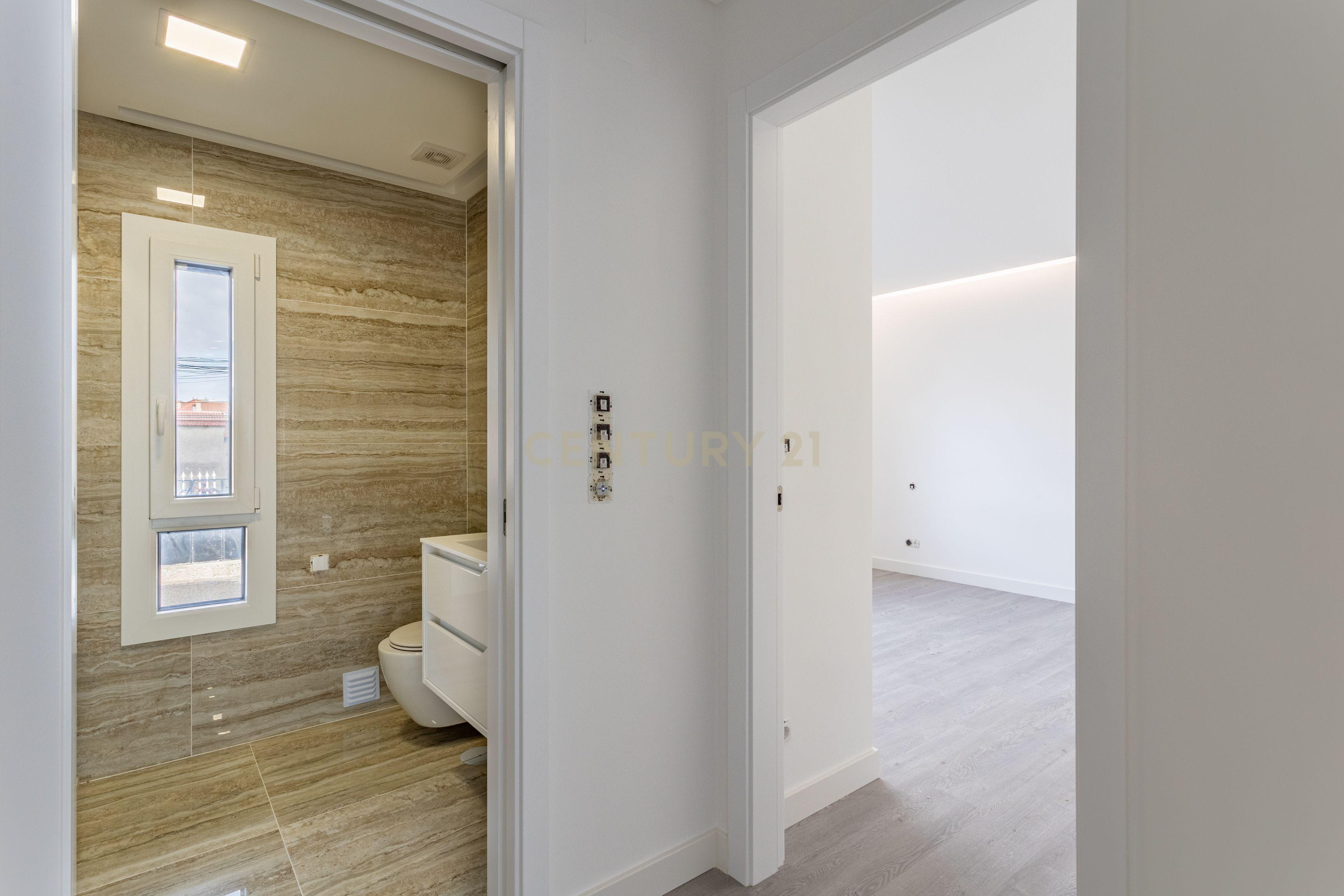 Moradia de luxo V4 no Bairro das Maroitas, São João da Talha - Image 9