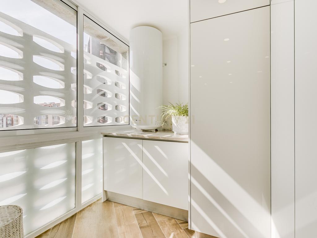 Apartamento T4 com 3 Suites, em zona Prime de Algés - Image 17