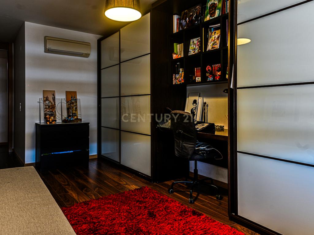 Penthouse | T4+1 | Terraço com Churrasco | Box | Infantado - Image 23