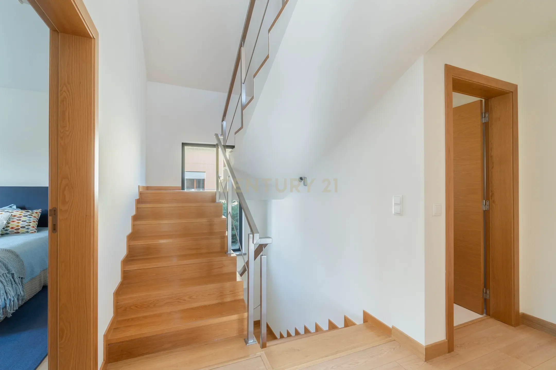 🏡 Luxo em Cada Detalhe: Moradia Exclusiva em Birre, Cascais - Image 22