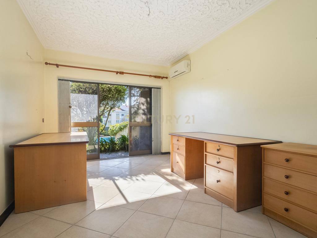 Moradia T4+ com jardim e piscina, em Alfragide. Em Venda! - Image 22