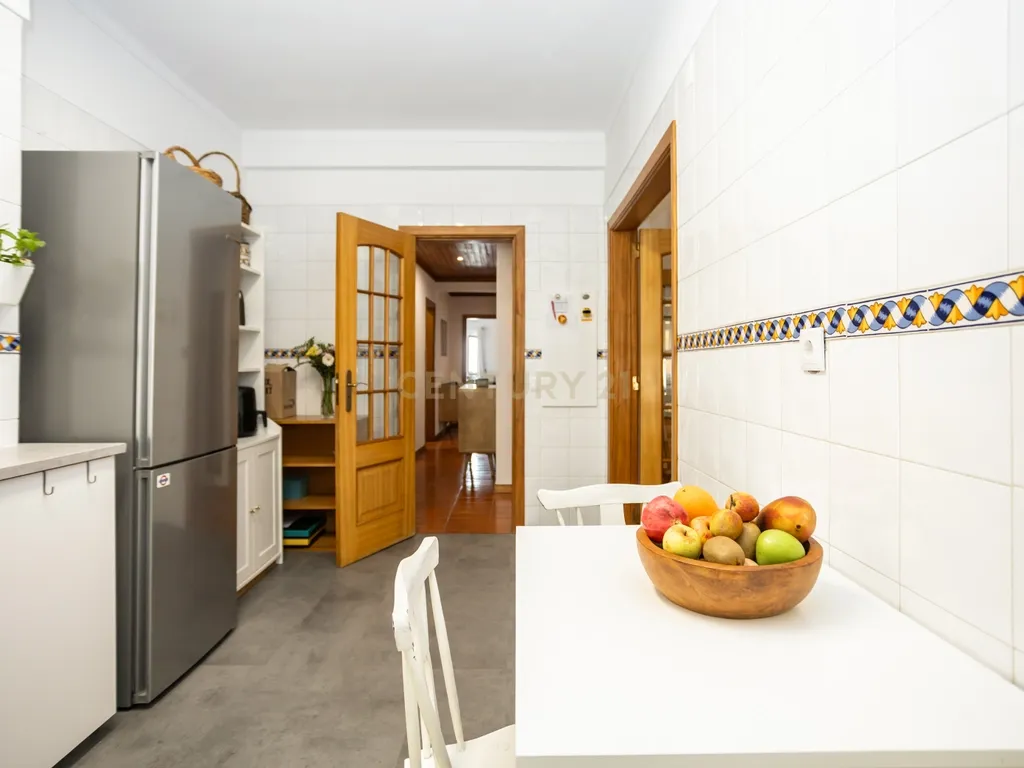 Apartamento T3 com elevador em Palmela - Image 6
