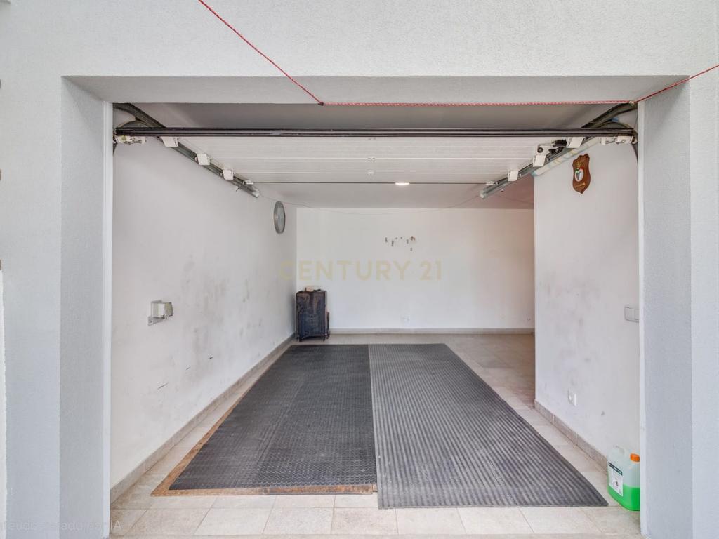 Moradia T3 Térrea Isolada com Zona Gourmet, Garagem e Carregamento Elétrico – Alcabideche - Image 33