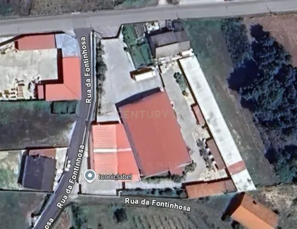 Armazém com Parque de Estacionamento – Localização Estratégica - Image 3
