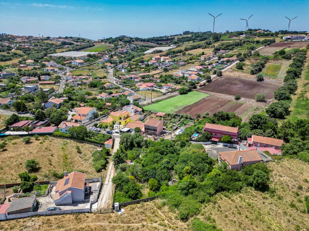 Terreno à Venda em Vale de Almornos – 1.000 m² de Natureza, Potencial e Tranquilidade! - Image 1