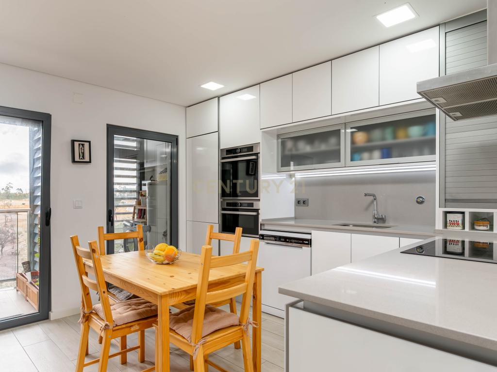 Duplex no Parque Luso em Corroios - Image 27