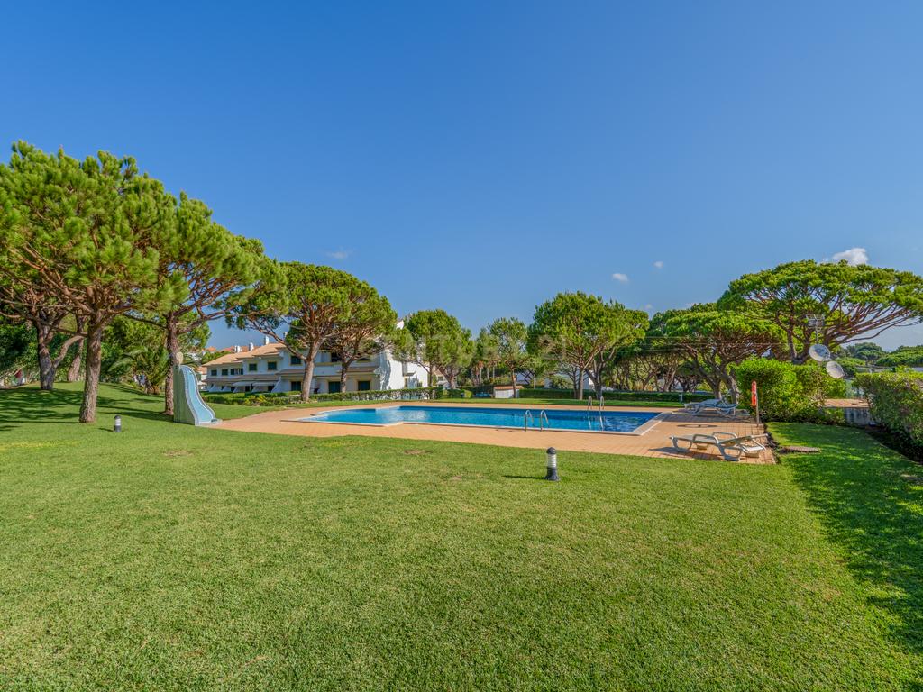 Moradia com Piscina na Praia da Falésia em condomínio privado com grande Jardim. - Image 47