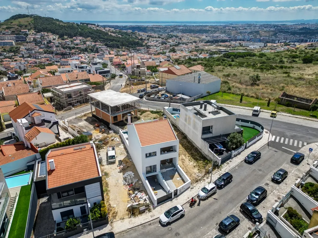 Moradia T4 com piscina em Caneças - Image 76