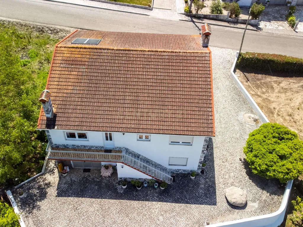 Casa T3 com Jardim e Vista para a Montanha em Cadaval, Lisboa - Image 4