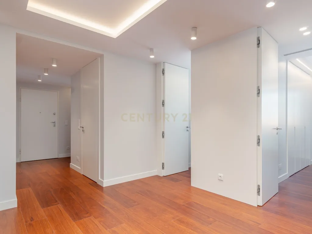 Empreendimento novo 2026, Apartamentos contemporâneos de elevado padrão. - Image 34