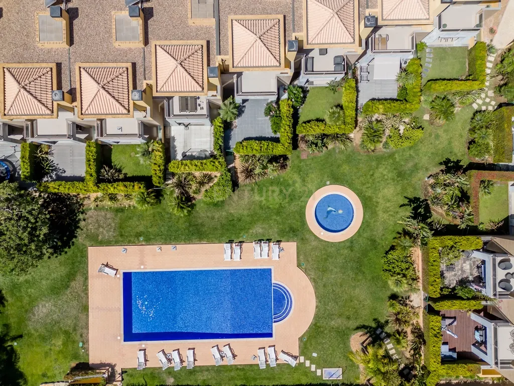 7 KM DAS PRAIAS DE ALBUFEIRA V3 COM JARDIM PRIVADO E PISCINA COMUM, GARAGEM EM BOX - Image 36