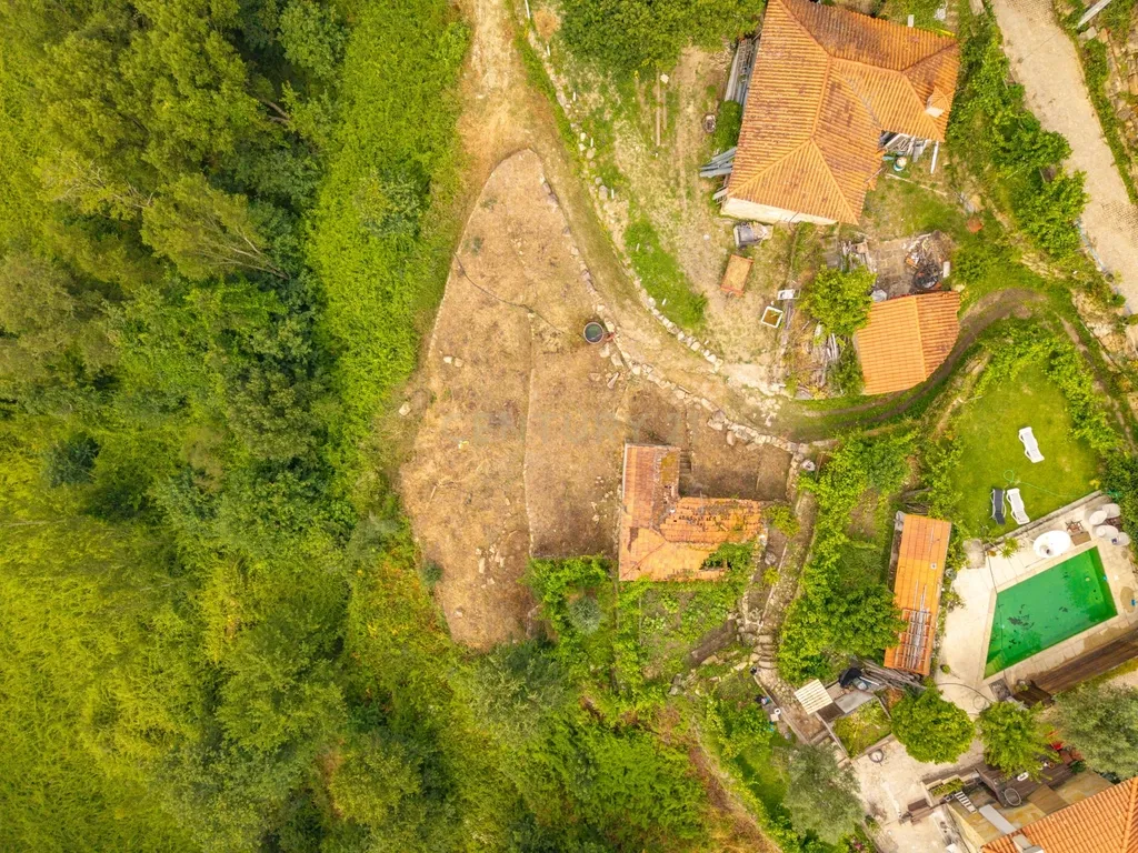 Oportunidade Única: Moradia para reconstrução em Penha Longa, Marco de Canaveses - Image 9