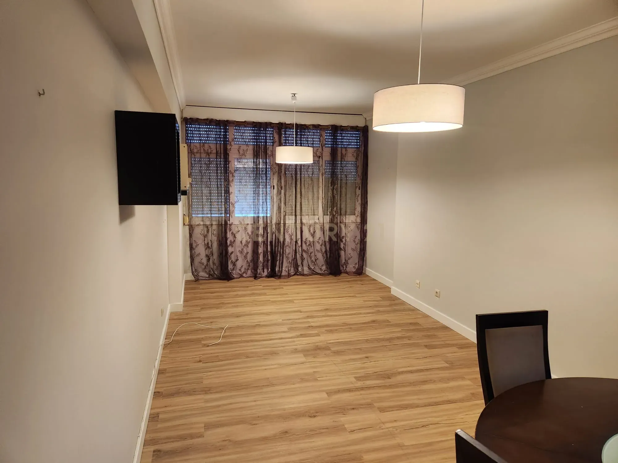 Apartamento Moderno em Setúbal com Vista para a Cidade e Montanha - Image 2