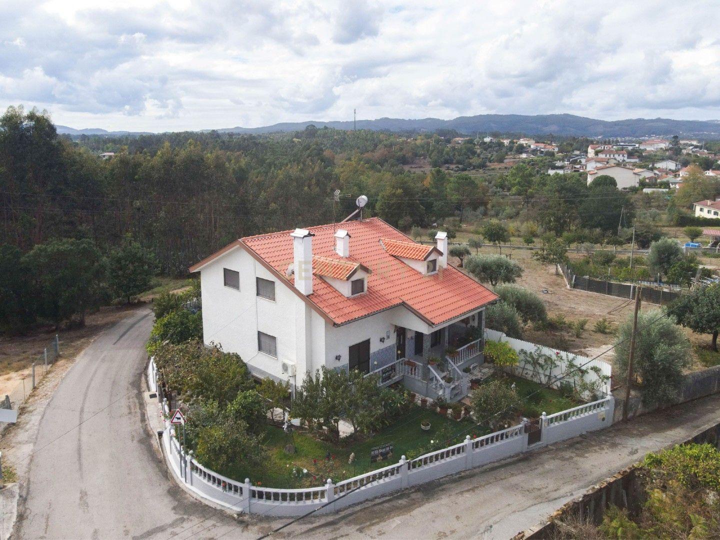 Moradia T4 à venda em Poiares (Santo André), €299.000