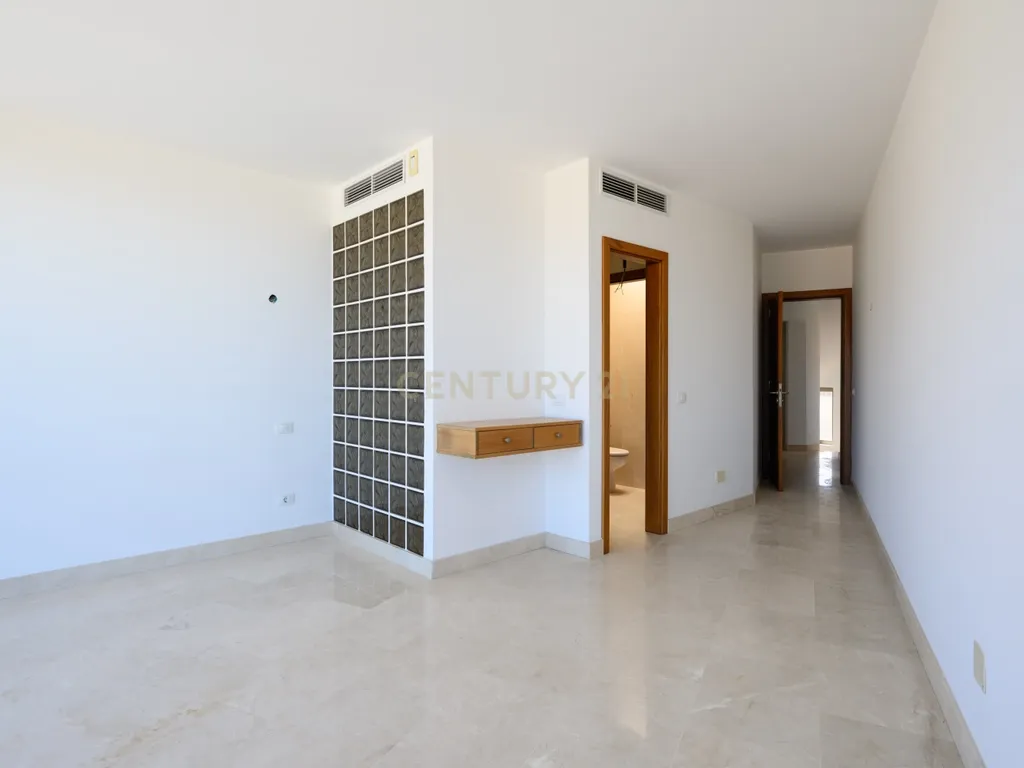- Image 3