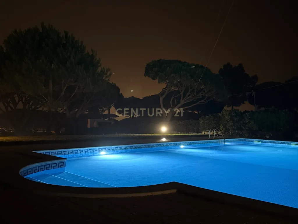 Moradia na Praia da Falésia em condomínio privado com piscina, e grande jardim. - Image 65