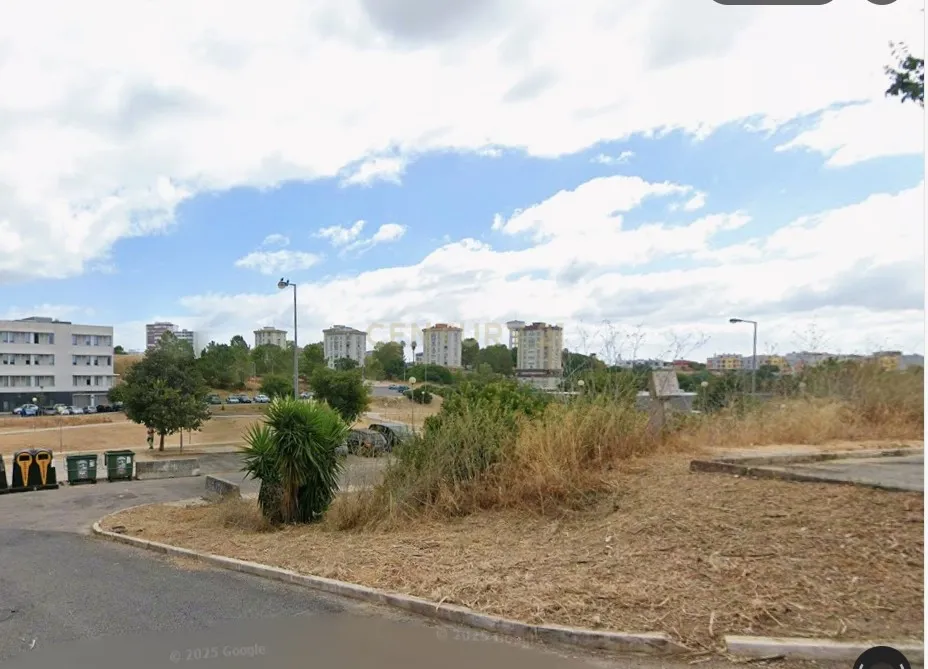 Lote terreno com área de 873,20 m2 para construção de 8 fogos - Image 10
