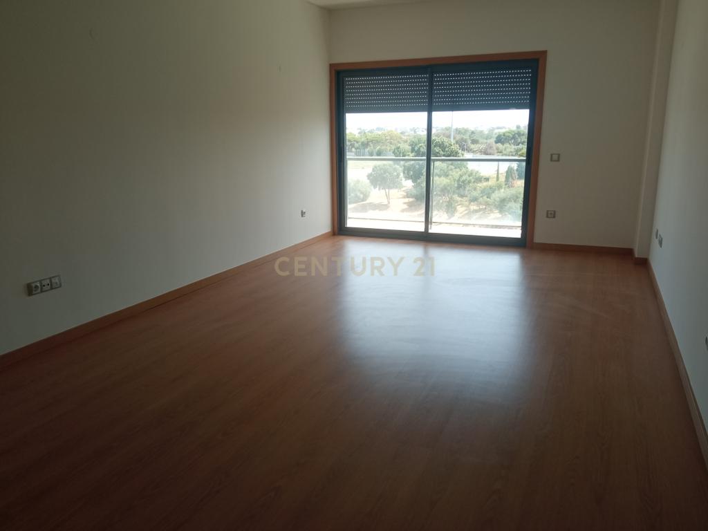 Apartamento T2 em Condomínio fechado para arrendamento - Image 7
