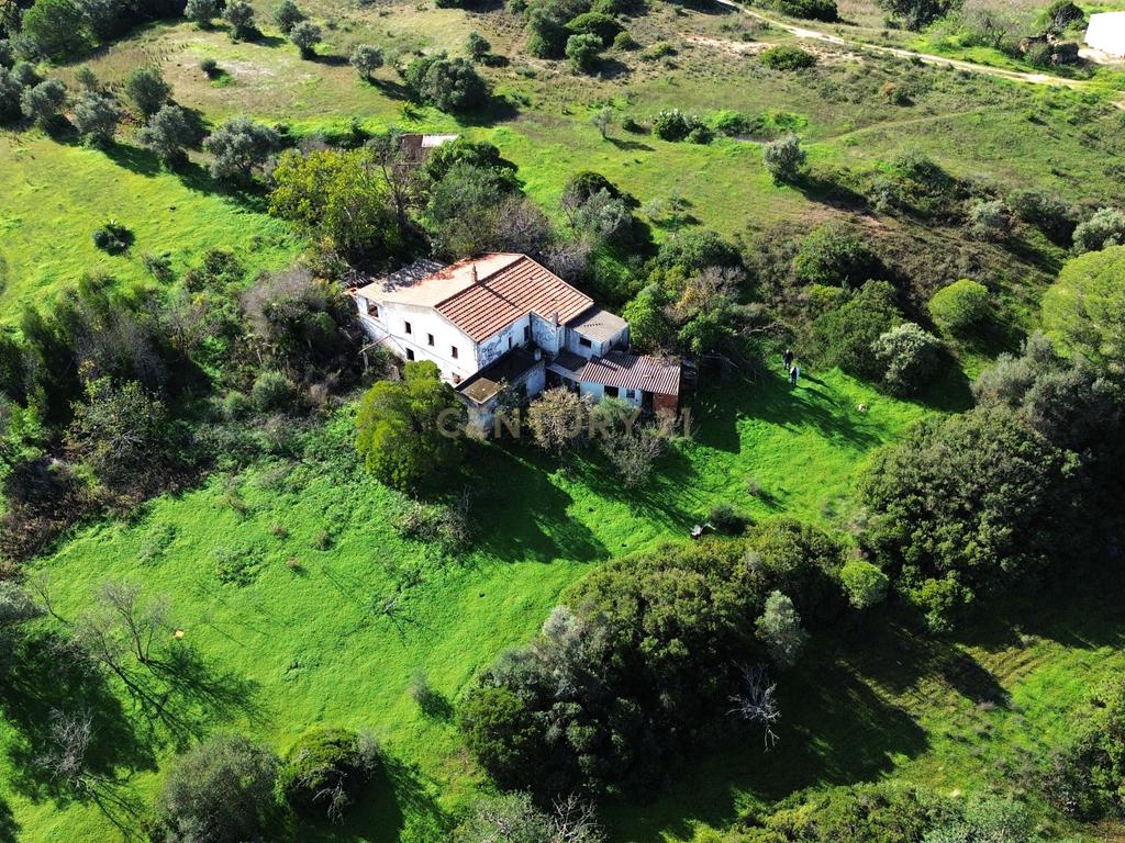 Terreno de 16.970 m2, com artigo urbano e grande potencial de expansão! - Image 1